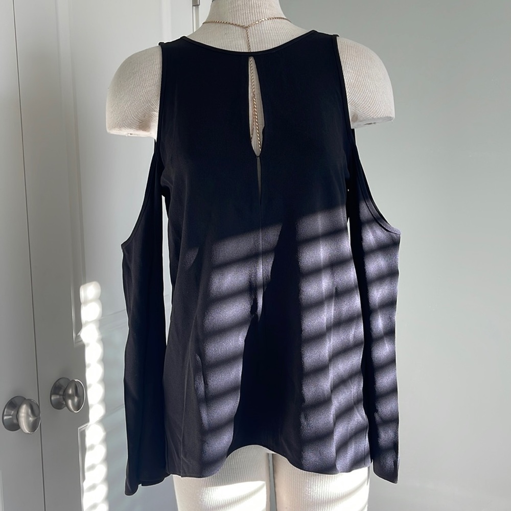 Vince Open Shoulder Blouse in Black Size M